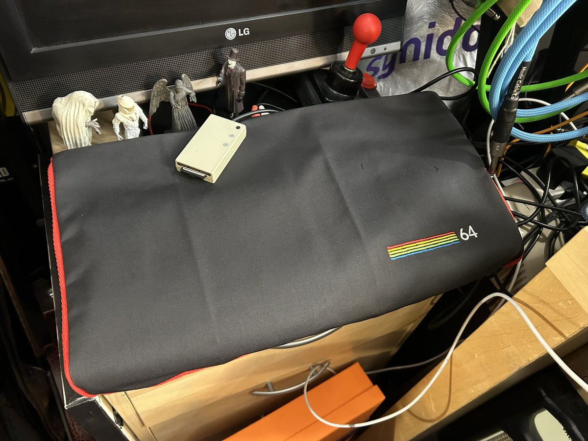 <a href="/sew_ready/">Sew Ready</a> facebook.com/share/17SxLa2o… Retro computer covers by Sew Ready. Great birthday present. Find their shop on e-bay. #retrocomputer #zxspectrumnext #amiga600 #commodore64 #retrovideogames