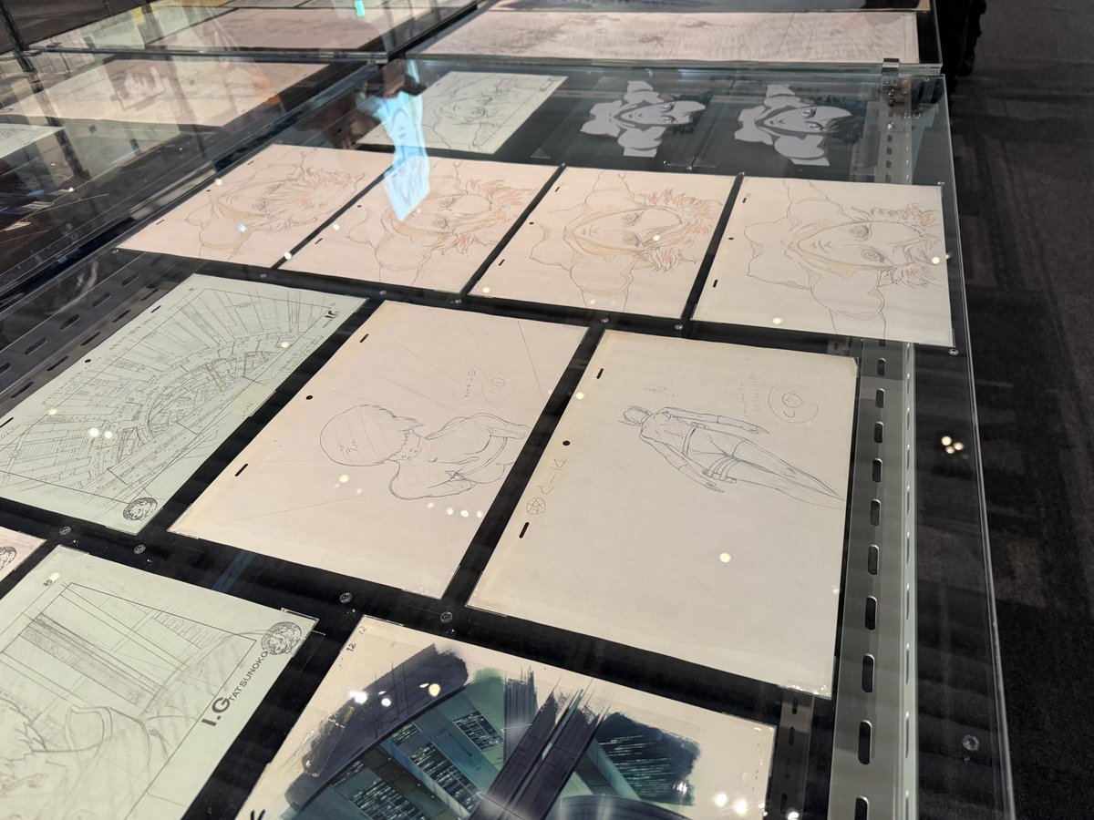 攻殻機動隊展へ なかなか落ち着いていて素晴らしい展示。これだけ原画