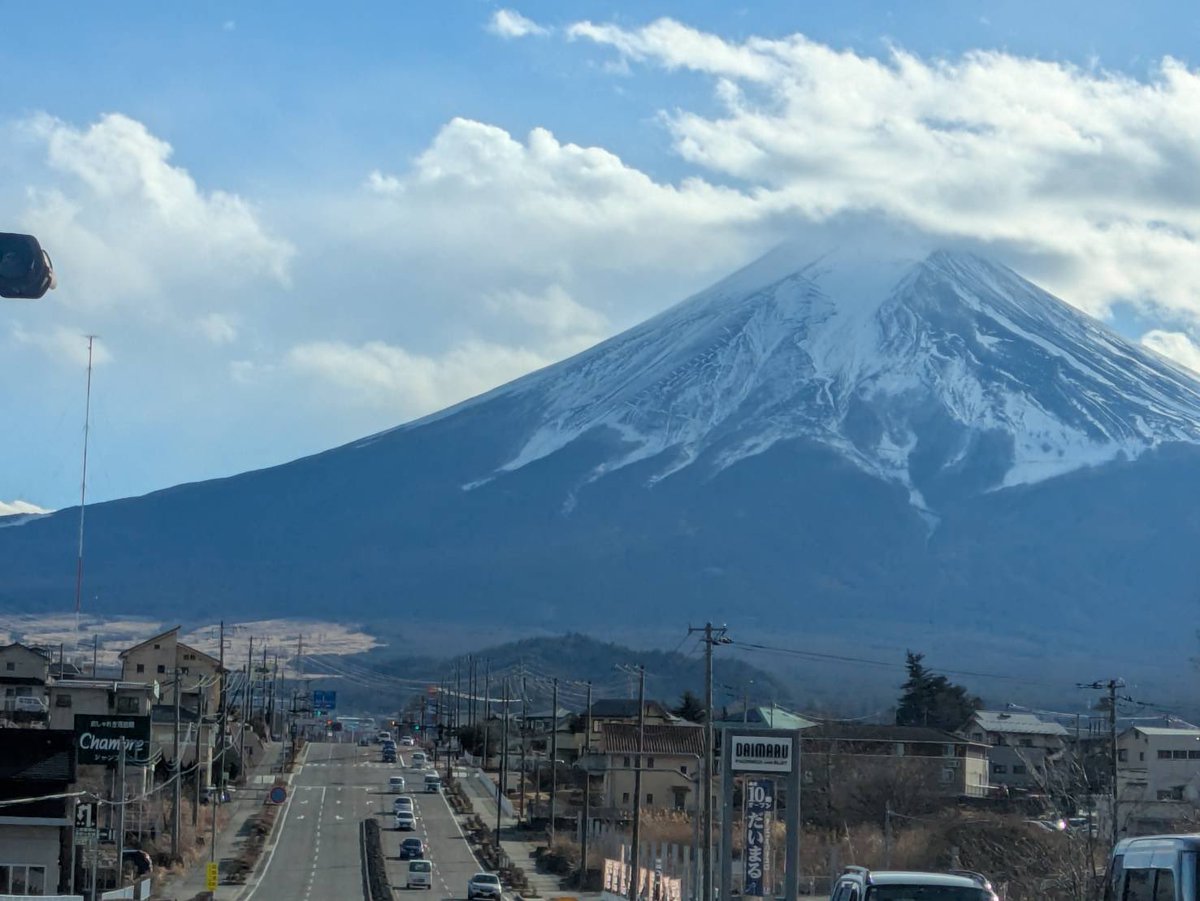 dorynahaha's tweet photo. 山梨から見る富士山🗻

#富士山
#山梨
#静岡 https://t.co/zNloeSiJAq