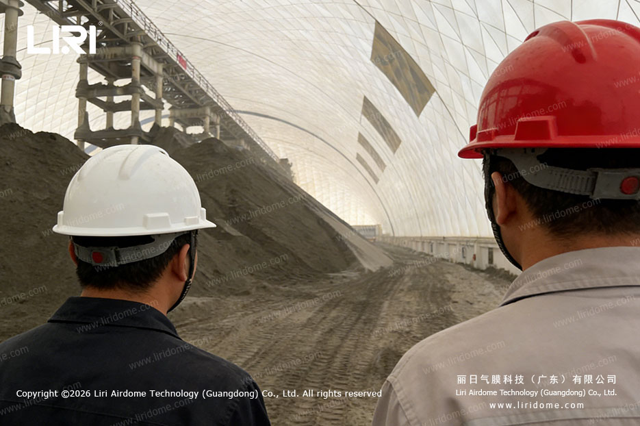 LiriAirDome's tweet photo. https://t.co/1SNlBPe34v
Solving the dust challenge! 🌬️🚫 Our Air Domes provide massive, clear-span storage for sand and gravel. Fully enclosed to meet strict environmental regulations while maximizing stockpile space. Efficient, green, and cost-effective. 🚛
#airdome #BulkStorage https://t.co/TmMRxCSmqW