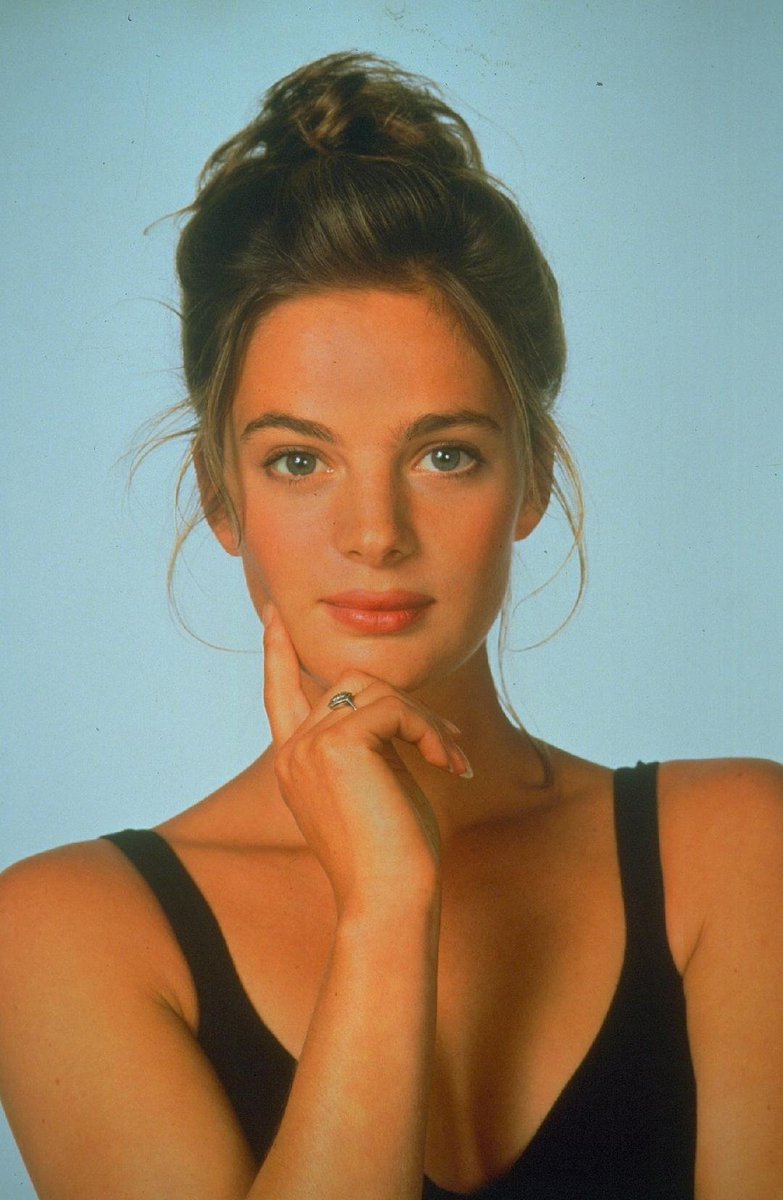 belasaktrisa's tweet photo. Gabrielle Anwar
#GabrielleAnwar https://t.co/dGiKe5HnNp