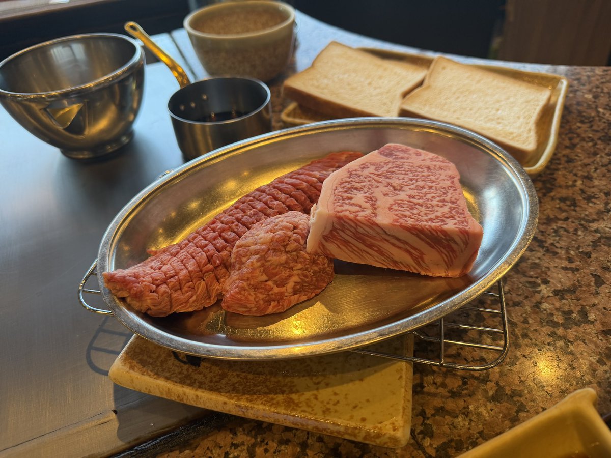 color_order's tweet photo. めちゃくちゃ立派なお肉だこと🤤 https://t.co/GVbSyv4qoD