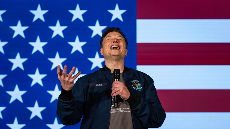🚨🇺🇸 BREAKING: Elon Musk has become the first individual in history to reach a net worth of $800 billion after SpaceX acquired xAI.

According to Forbes.