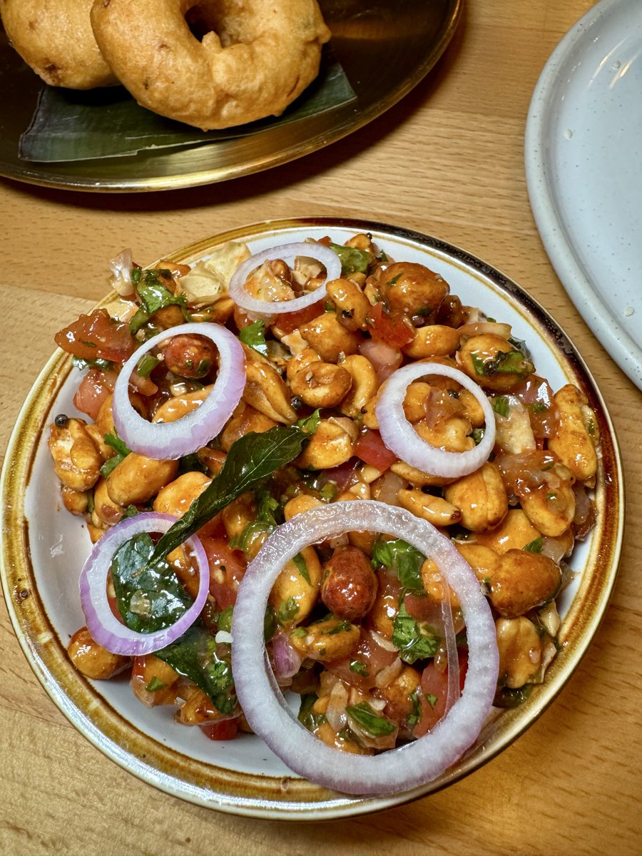 EatSleepVegas21's tweet photo. The Toddy Shop at Durango Social Club was our first time experiencing South Indian bar food! Chef Hemant Kishore has created a welcoming vibe with friendly staff, small bites, and drinks, giving us a taste of his home state Kerala, India. https://t.co/BEavxz7qcV
