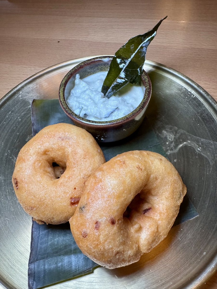 EatSleepVegas21's tweet photo. The Toddy Shop at Durango Social Club was our first time experiencing South Indian bar food! Chef Hemant Kishore has created a welcoming vibe with friendly staff, small bites, and drinks, giving us a taste of his home state Kerala, India. https://t.co/BEavxz7qcV