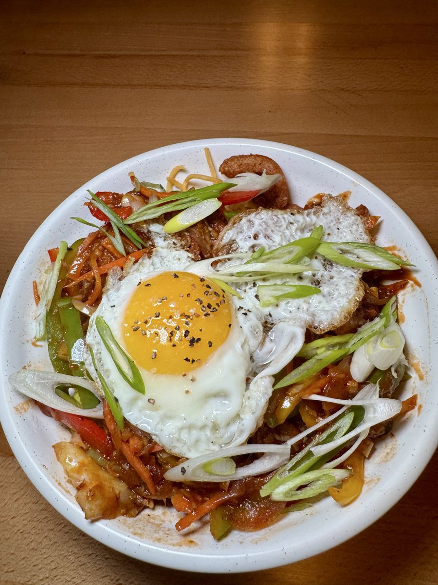 EatSleepVegas21's tweet photo. The Toddy Shop at Durango Social Club was our first time experiencing South Indian bar food! Chef Hemant Kishore has created a welcoming vibe with friendly staff, small bites, and drinks, giving us a taste of his home state Kerala, India. https://t.co/BEavxz7qcV