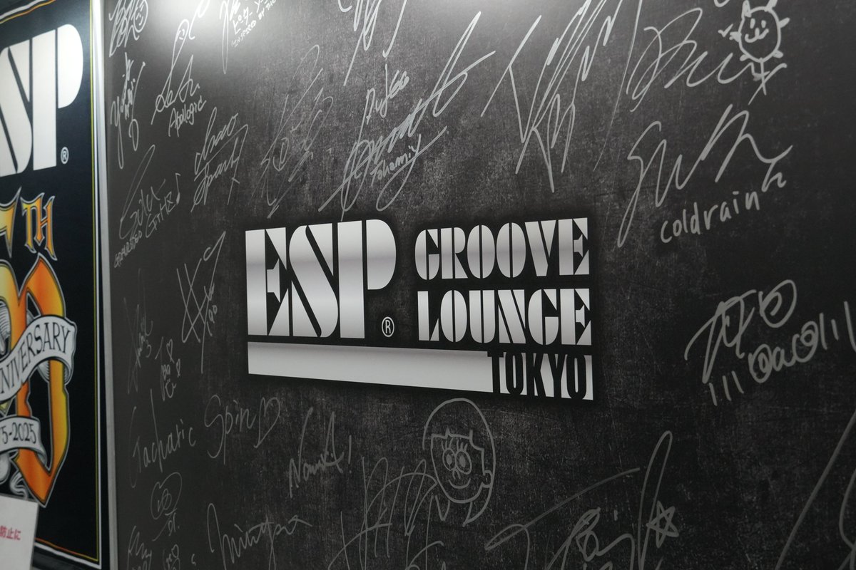 先日、ESP GROOVE LOUNGEにて、リリースイベントを開催🎸
#ROLLY さんによるDIMENSION SHIFTERを使ったパフォーマンスも披露🎼

そして開発者・藤井とのセッションで、会場は大盛り上がり🔥
 
ご来場いただいた皆さま、ありがとうございました！
 
#guitar #casio #dimensionshifter #エフェクター