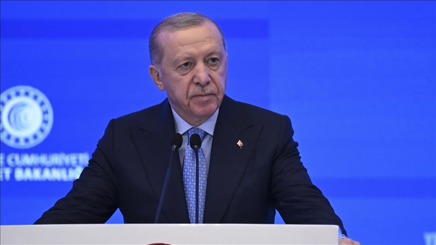 تركيا تشيد بجهود السعودية لتنفيذ حل الدولتين. الرئيس التركي يشيد بدور السعودية ومشاركتها في ترؤس المؤتمر الدولي رفيع المستوى للتسوية السلمية للقضية الفلسطينية وتنفيذ حل الدولتين، وما نتج عنه من اعترافات دولية متتالية بالدولة الفلسطينية 