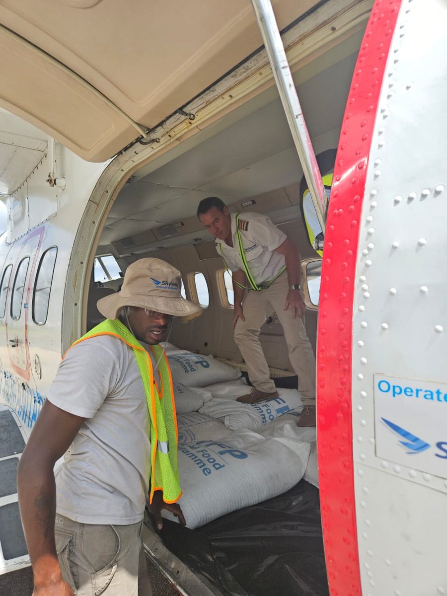 WFP_UNHAS's tweet photo. #UNHAS launched an air bridge to reach flood-isolated Gaza Province, Mozambique.
In just 9 days:
🔹Facilitated aerial damage assessments
🔹41 flights completed
🔹 155 responders deployed
🔹 5.7 tons of life-saving supplies delivered

Because no one should be left behind https://t.co/GLOsEfvjUx