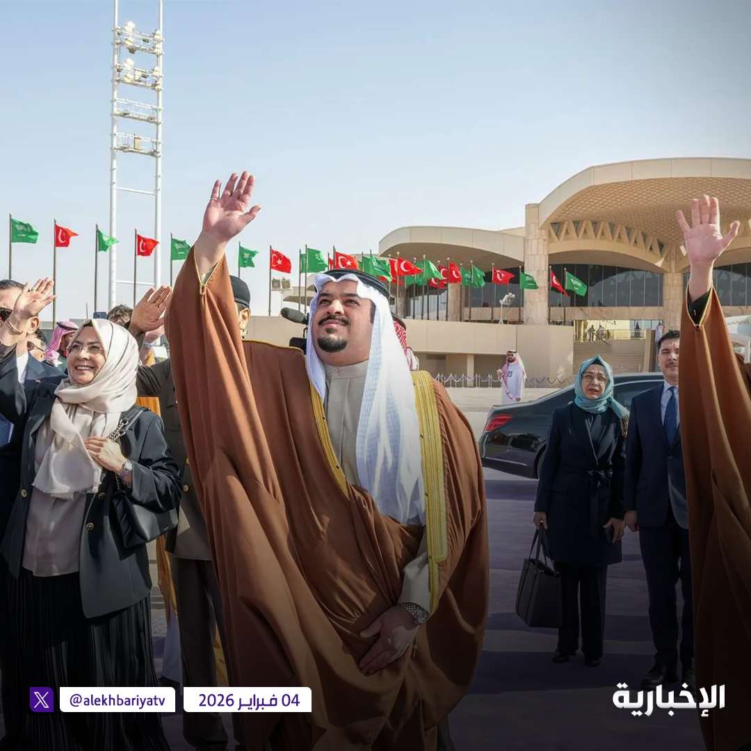 الرئيس التركي يغادر الرياض وفي مقدمة مودعيه نائب أمير المنطقة 