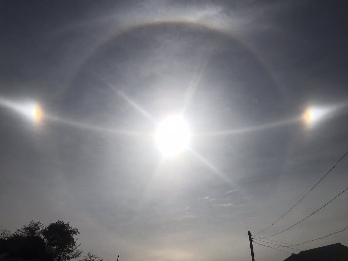 Optiprint2's tweet photo. Who noticed 3 suns this morning https://t.co/zRVHFmNEZc