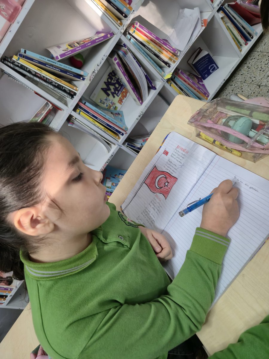 #İstikbalBayrakla
#BayraklaBaşlayanOkul 
<a href="/tcmeb/">Millî Eğitim Bakanlığı</a> <a href="/denizlimem/">Denizli İl Millî Eğitim Müdürlüğü</a> <a href="/Yusuf__Tekin/">Yusuf Tekin</a> <a href="/emre_caliskan/">Emre Çalışkan</a> <a href="/bulent_akhan20/">Bülent AKHAN</a>