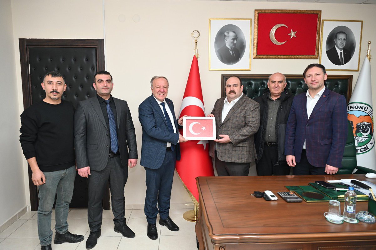 Türk Yerel Hizmet -Sen Bilecik Eskişehir Sakarya Şube Başkanı Sn. Cavit YILDIRIM ve yönetimi Belediye Başkanımız Sn. Serhat HAMAMCI’ya ziyarette bulundular. 

Yapmış oldukları nazik ziyaretten dolayı Sn. Cavit YILDIRIM ve Yönetimine teşekkür ederim. 

Serhat HAMAMCI
İNÖNÜ