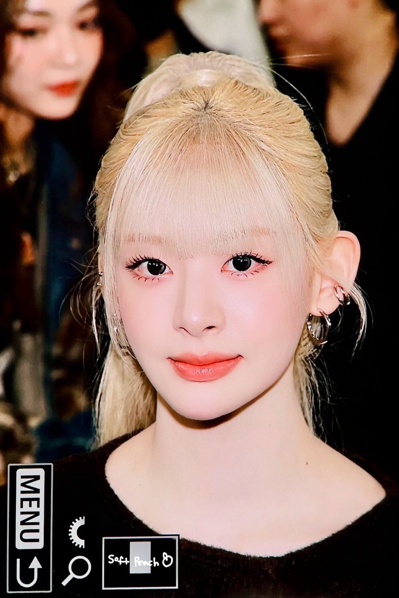 soft peach tweet media