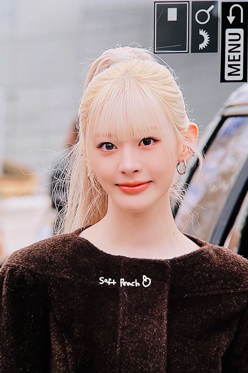 soft peach tweet media