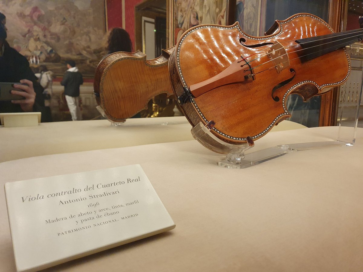 solomusicos's tweet photo. 🎻 No es solo un violín. Es historia viva. Este Stradivarius, expuesto en el Palacio Real de Madrid, no es famoso solo por su belleza o su antigüedad. #Stradivarius #MúsicaEsHistoria #Solomusicos #Músicos #CulturaMusical #TodosLosGéneros #PasiónPorLaMúsica https://t.co/GDF6TW9Zd8