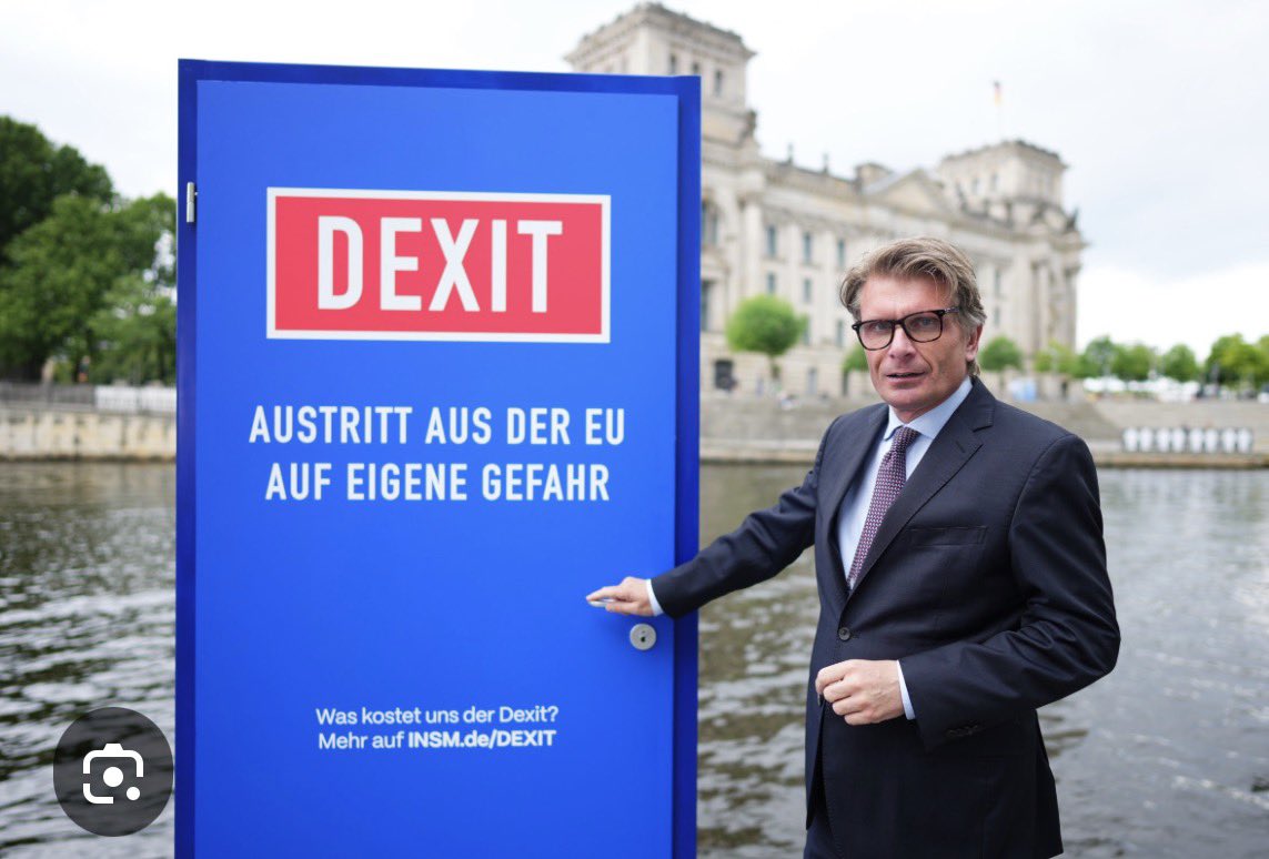 Faktencheck2030's tweet image. 🤔…Ach, die AfD und ihr großer EU-Ausstiegs-Traum.
„Raus aus der EU, dann werden wir die #Migranten schon los!“

Blöd nur: Genau das Gegenteil ist der Fall.

Ohne EU-Mitgliedschaft gibt es kein Dublin-System, keine automatische Rückführung in andere EU-Staaten, keine europäische