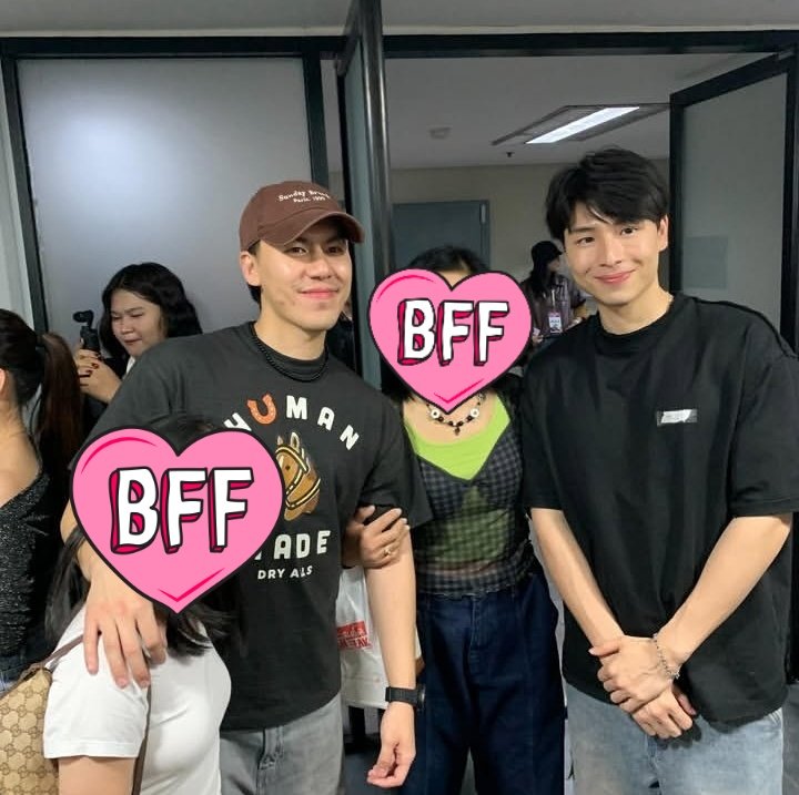 grnprr's tweet photo. พี่พีพี่แบงค์ไปคอนเสิร์ตพ้อกสีด้วยเบ๋อ ป๋มร้องแล้ว 😭😭😭 https://t.co/T5iEKuq17b