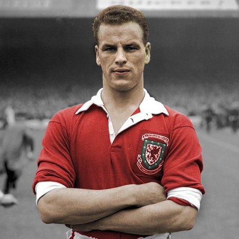 ChatShirt's tweet photo. Lot of talk about how the Wales 150 shirt "looks like a rugby shirt" ... I don't want to say that a lot of people need to do their research into the history of football shirts (&amp; Wales) - I'm just saying that @TrueColoursKits did a great guide into football shirt history. https://t.co/V0RVlWeEdz