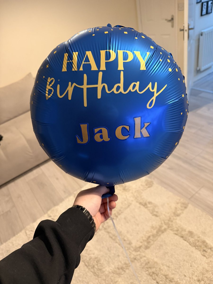CRPJ29's tweet photo. Another year older and wiser they say 🤣
Spending the day with my family - Feet up, cosy clothes on and lots of fun and snacks with the kids 🎉💙
#Chapter32 https://t.co/xdsCLo666T