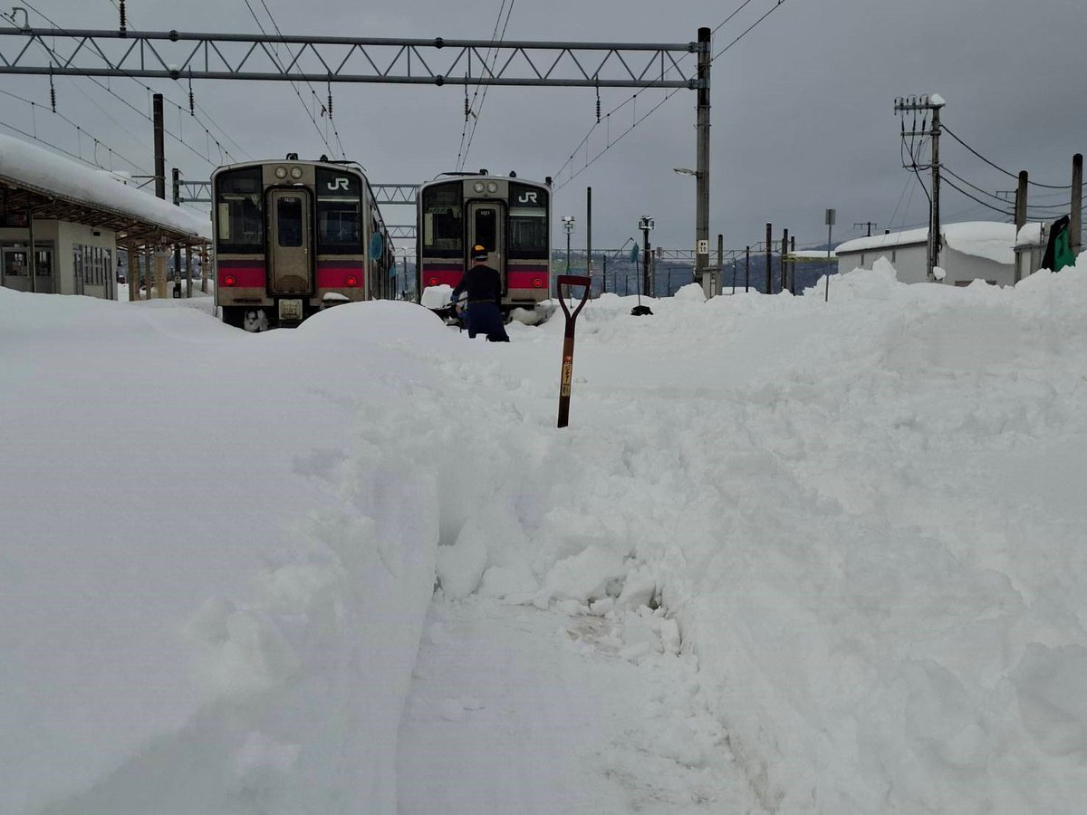 2月4日17時現在、青森・秋田県内大雪の影響により、以下の線区で運転を