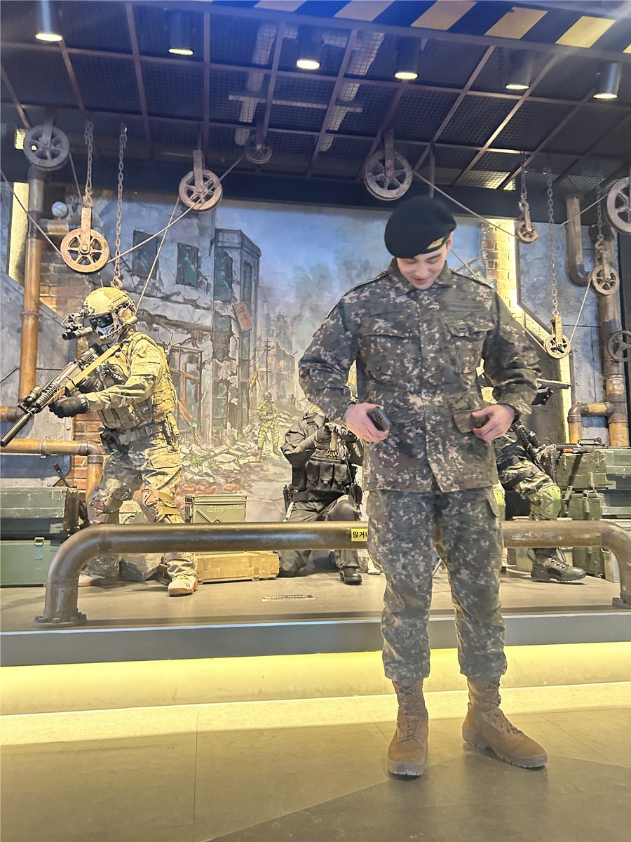 [#B_hind]
2026.02.04.
#충성

#백호 #강동호 #BAEKHO #KANGDONGHO