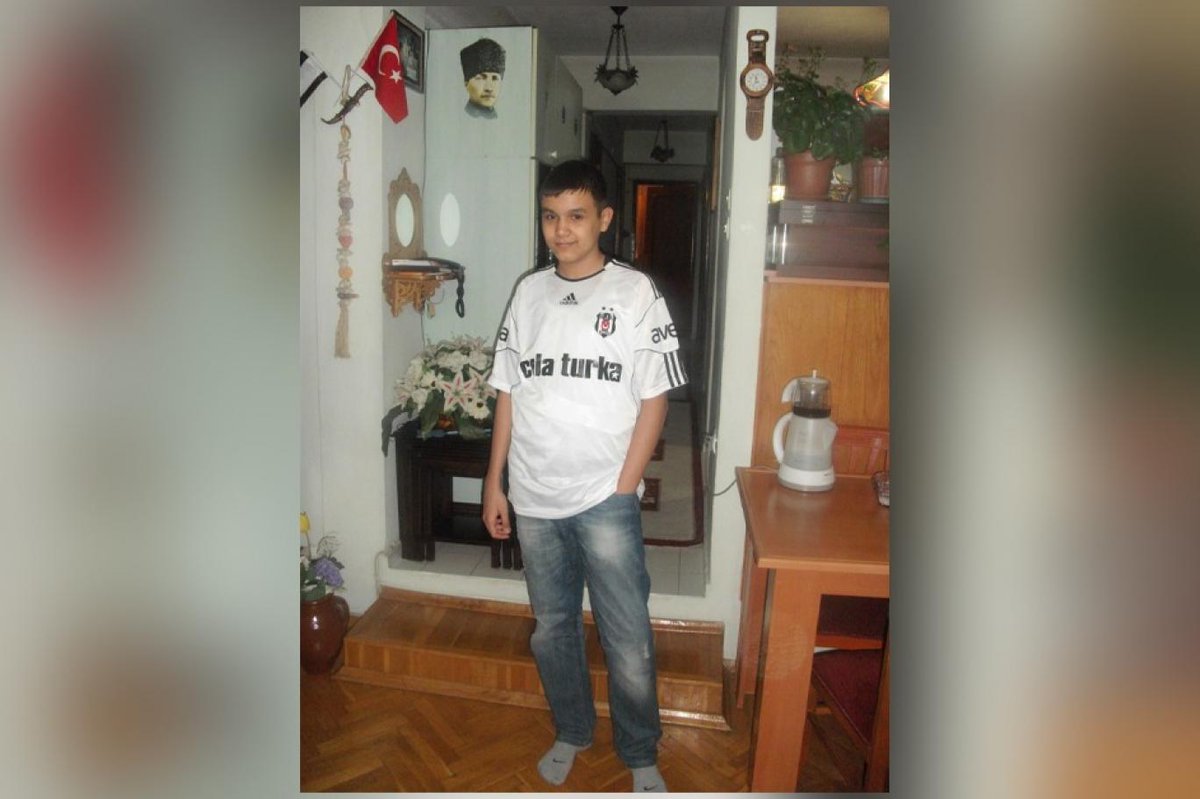 Epstein yazışmaları sonrası Burak Oğraş'ın ailesi harekete geçti: 'Yazışma dökümlerini de ekleyerek savcılığa dilekçe verdik'

📌Avukat Burcu Yıldız Alver "Asli ve tali tüm şüpheliler hakkında derhal kamu davası açılmasını ve suçluların cezalandırılmasını talep ettik" dedi.