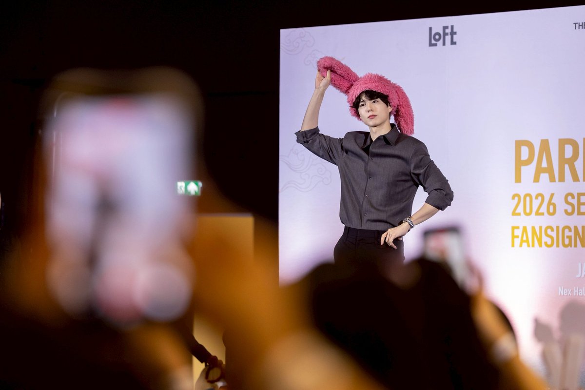 #PARKBOGUM #박보검 #SEASONSGREETINGS #보검이륙 #THEBLACKLABEL #더블랙레이블 #LoftBangkok #THEBLACKSEA