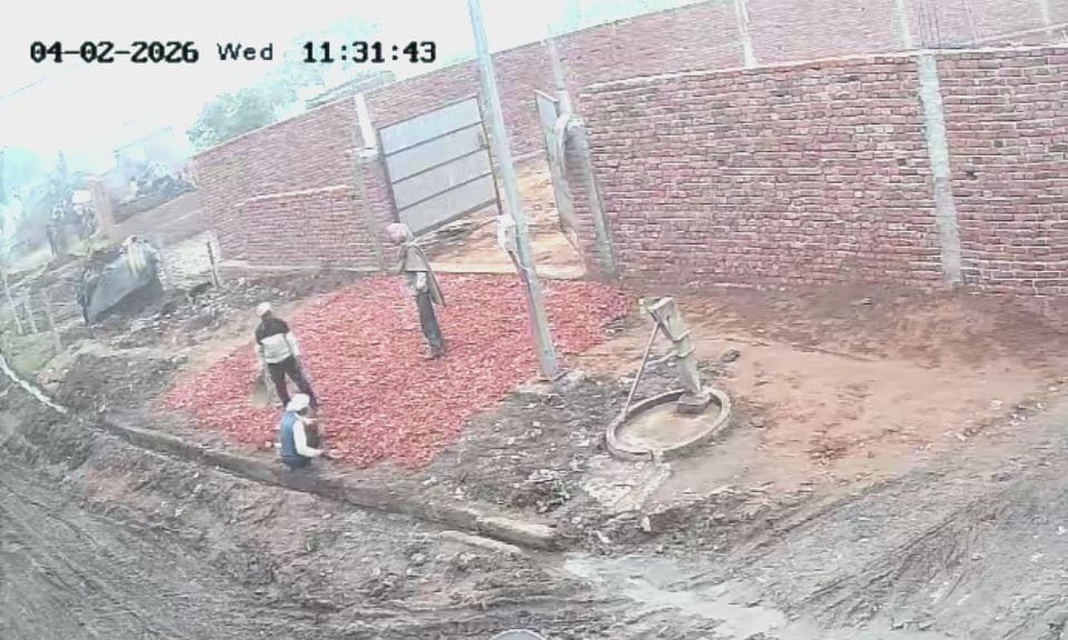 Prime_7News's tweet photo. #ब्रेकिंग न्यूज़ अलीगढ़ खाद्य के गड्ढों पर दबंगो का कब्जा,खूब हो रहॉ निर्माण,ग्राम प्रधान ने की शिकायत,नही हुई कार्यवाही,लंबे समय से न्याय मांग रहा पूरा गांव,अलीगढ़ के कोतवाली इगलास के गांव खेरिया गुरुदेव का पूरा मामला, https://t.co/wueTEgYVoz