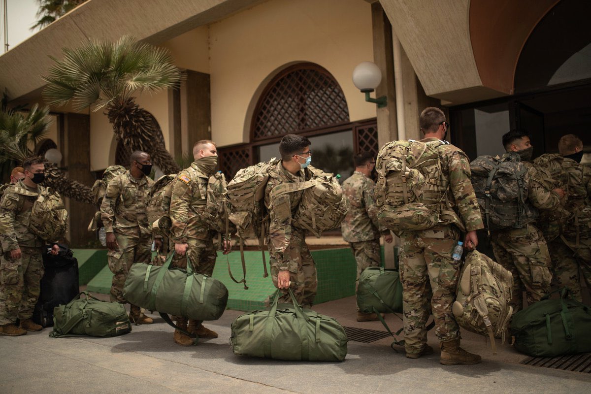 AfricaFirsts's tweet photo. So the U.S. can deploy troops to Nigeria 🇳🇬 “to fight terrorism”… but when Africans demand real security, resources, or respect, suddenly it’s “not their problem.”

Small team or not, foreign boots on African soil always comes with an agenda. https://t.co/CXVqCY3FVP