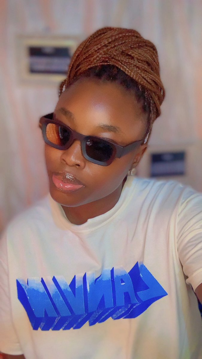 Abbysmedia's tweet photo. Hi X, 

I’m Abigail, a creative graphic designer. I craft brands that don’t just get seen,they leave a mark. Every project I touch is bold, strategic, and designed to be remembered. If you want work that moves people and sets the standard, see my portfolio https://t.co/bmMupVXnLs https://t.co/Tcj67Ej7vS