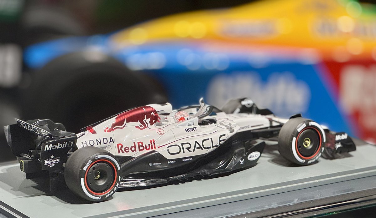3月発売予定の1/12スケールRB21 日本GP winner M.Verstappen。 現在