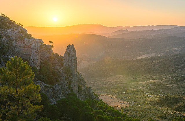 Ánimo Andalucía!!!! Todo pasa y saldrá ese sol maravilloso, pero ahora mucha PRUDENCIA.
(Sierra de Grazalema)