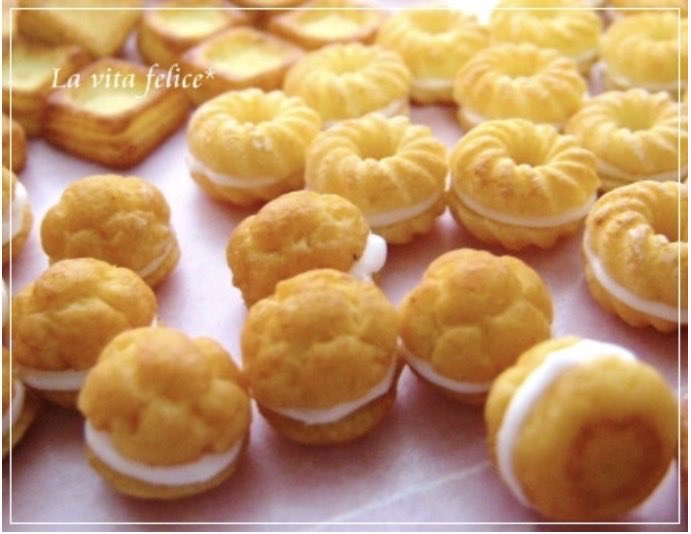 felice7handmade's tweet photo. これからドーナツを少し加工していきます
🍩🍩🍩

 #フェイクスイーツ  ＃ハンドメイド
#ミニチュア  #粘土　#clay https://t.co/ALrFD2MvS9