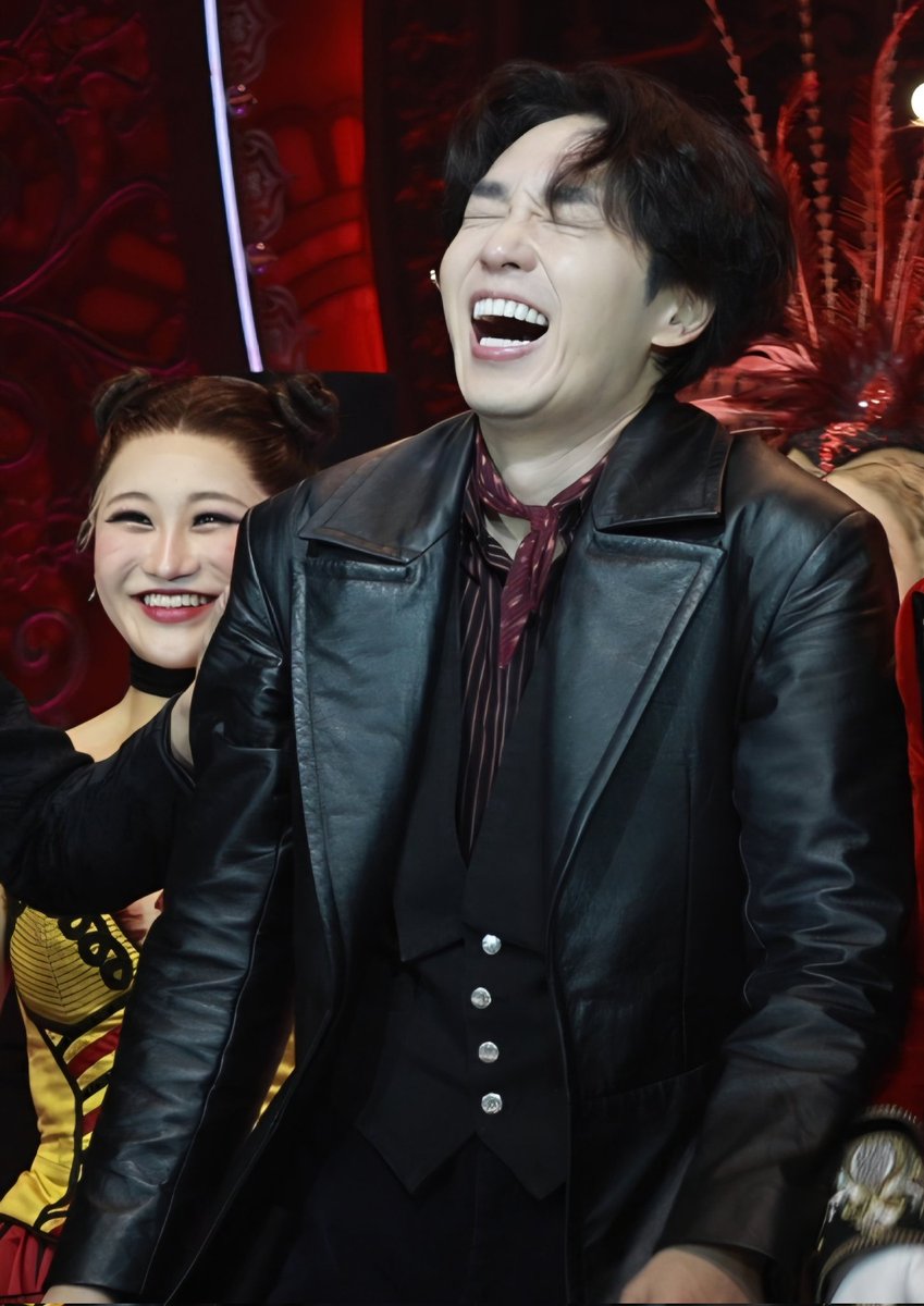 26.02.04.마티네 커튼콜
커콜 순서 틀려서 빵터진 쿤티안
#이석훈 #물랑루즈