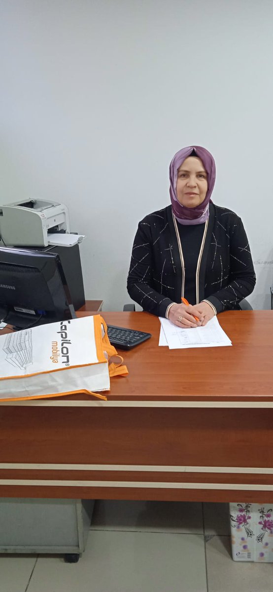 akpursaklarka06's tweet photo. Bugünkü Kadın Kolları nöbetçimiz Yönetim Kurulu Üyemiz  Semra Akbaş'tır. Hayırlı nöbetler dileriz.
⏱️10.00-16.00 
Soru Görüş ve Önerileriniz için Ak Parti Pursaklar ilçe Teşkilatı 
☎️ 0312 328 93 93 https://t.co/JW6VEmjW9W