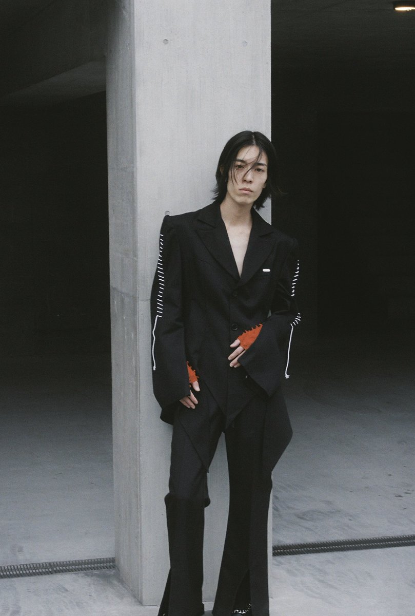ayumu_sic's tweet photo. MIKAGE SHIN 26AW Collection
“Reconstruction Memory”

ルックモデルをやらせていただきました。
ぜひチェックしてみてね！！ https://t.co/rtNrFbwhxt