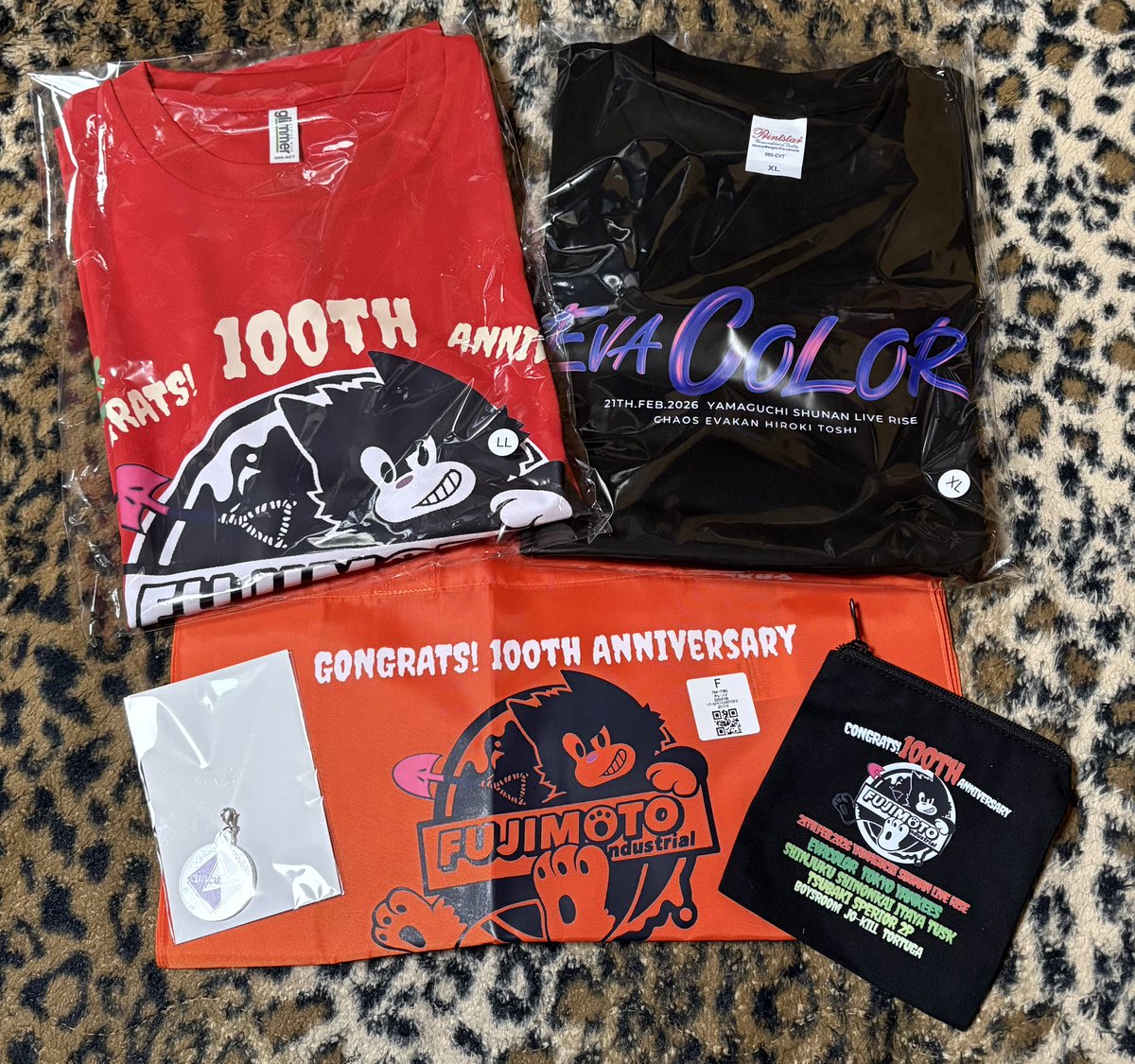 k_s_h_k_'s tweet photo. 届いたグッズ✨
LUCKY BAGの中身(バッグには入ってないけど)に、手に入らないと思ってたアレが‼️
それが何かは内緒🤫
周南は極悪華麗GIG広島編のTシャツで行こうと思ったけど、藤本工業Tシャツで行きます👍
#evacolor
#極悪江波戸商店
#藤本工業創業100周年 https://t.co/AXkIZoCIdD