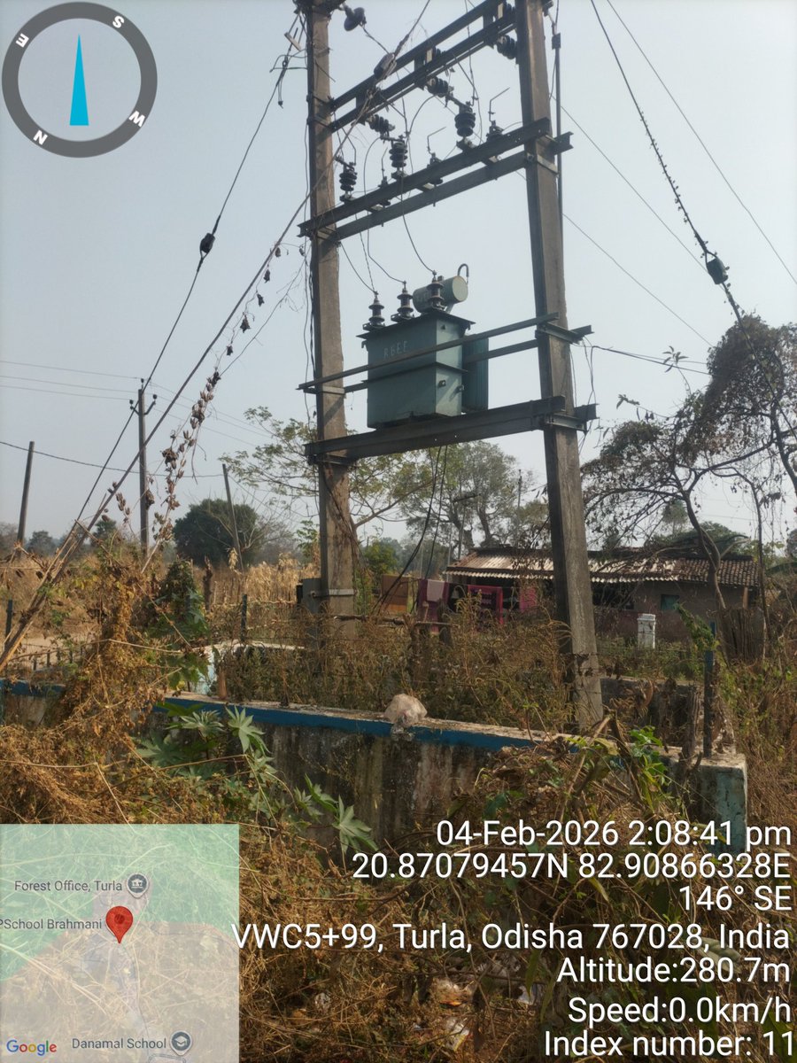 bjpadhan's tweet photo. Urgent appeal to @OdishaPower @TPWesternOdisha for #BalangirDistrict's #Khaprakhol Section #Brahmani village, 2 out of 3 phases of transformer have been non-functional for 6 months, forcing the entire village to rely on a single phase. Request immediate repair. #ElectricityForAll https://t.co/wQeztsoaJq