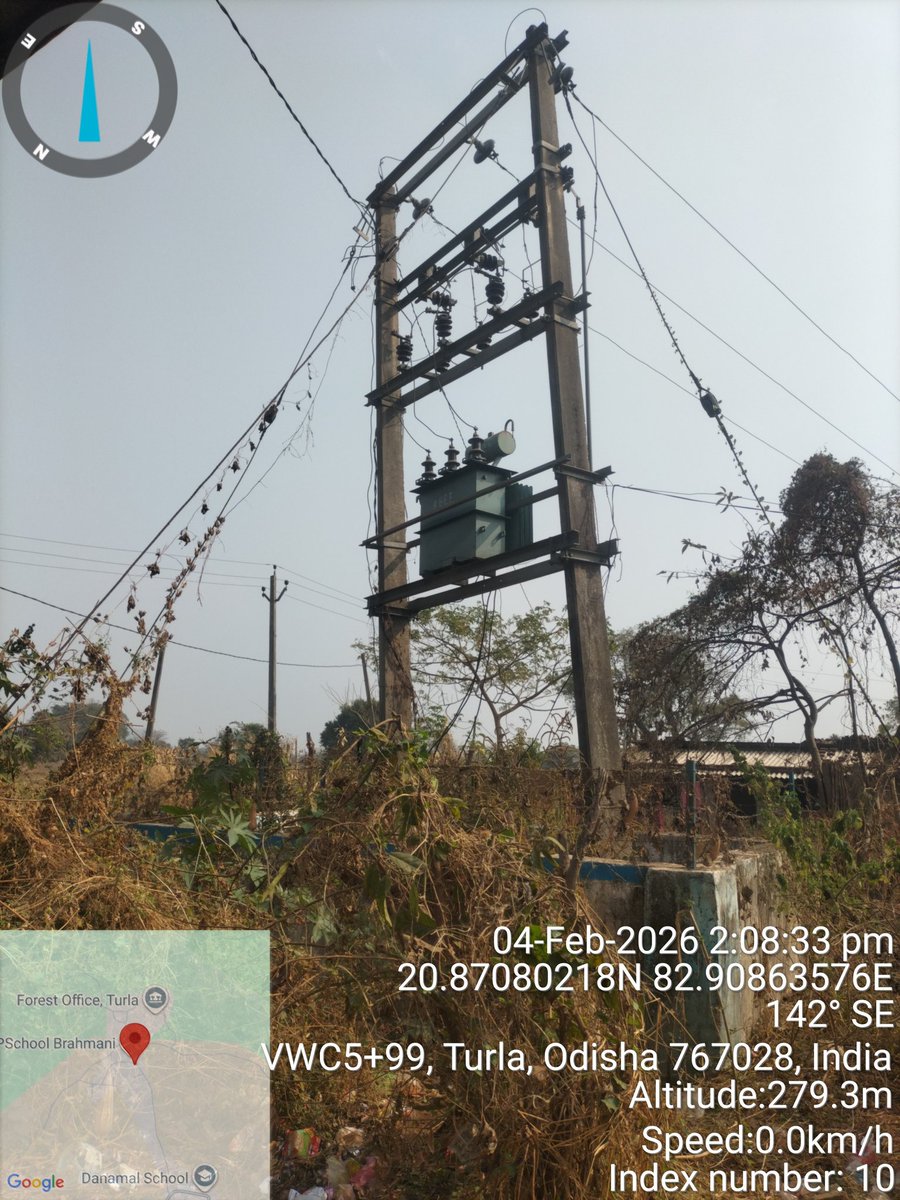 bjpadhan's tweet photo. Urgent appeal to @OdishaPower @TPWesternOdisha for #BalangirDistrict's #Khaprakhol Section #Brahmani village, 2 out of 3 phases of transformer have been non-functional for 6 months, forcing the entire village to rely on a single phase. Request immediate repair. #ElectricityForAll https://t.co/wQeztsoaJq