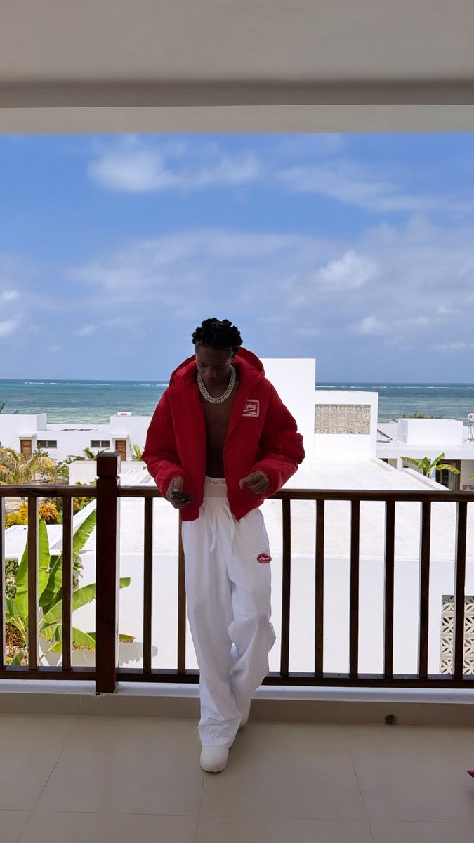 Teee_dollar tweet media