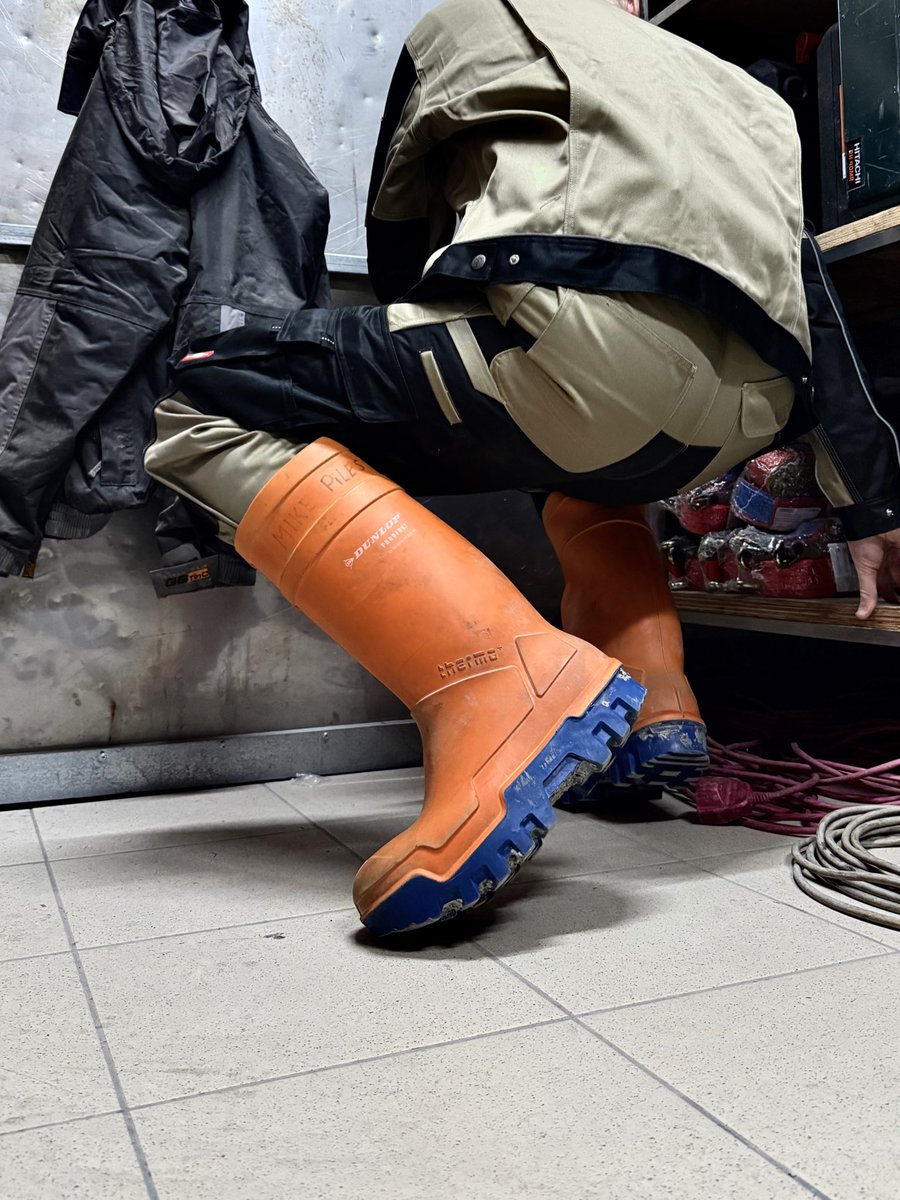 ItalianWorkerboy tweet media