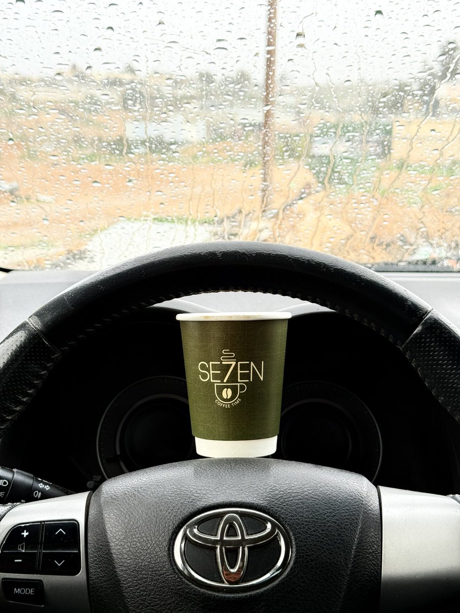 صباح الخير..

إن الله إذا كلّف أعان
فلا تنظُر لثُقل التكليف، وانظر لقدرة المُعين.. 

 "لا يُكلّفُ اللهُ نفسًا إلا وسعَها"

 كل مسؤولية ألقاها الله على عاتقك أنتَ لها، فاستعن بالله ولاتعجز.