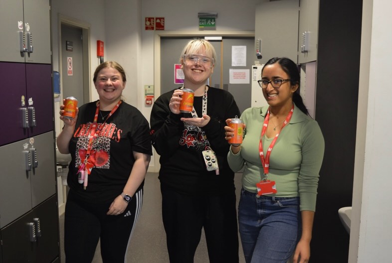SUBioscience's tweet photo. Using Biopac software and peak flow measurements, they investigated lung volumes and respiratory function bringing physiology to life through real data analysis!
Our students also delved into biochemistry, assessing lipid profiles and glucose tolerance after Lucozade ingestion! https://t.co/FrtOPhKhqi