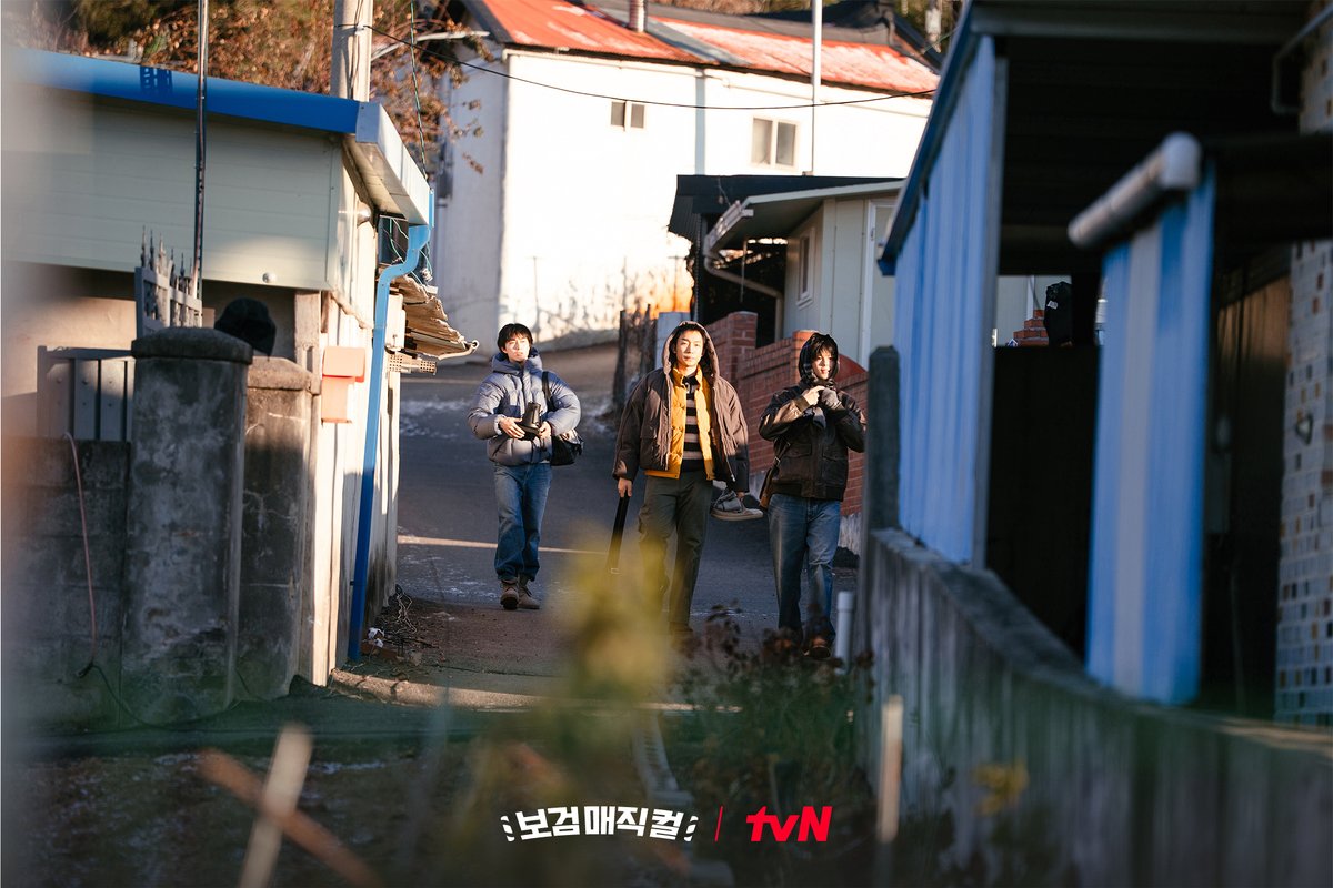 chtvn's tweet photo. [1화 비하인드]
보검!!! 상이!!! 동연!!!
마제타라♪ 마제타라♪
🩵🤍🩵검동이🩵🤍🩵

tvN [보검 매직컬]💈
✔[금] 저녁 8:35 tvN

#tvN #보검매직컬
#박보검 #이상이 #곽동연
#즐거움엔20tvN #스트리밍은TVING https://t.co/Coudp5OonE