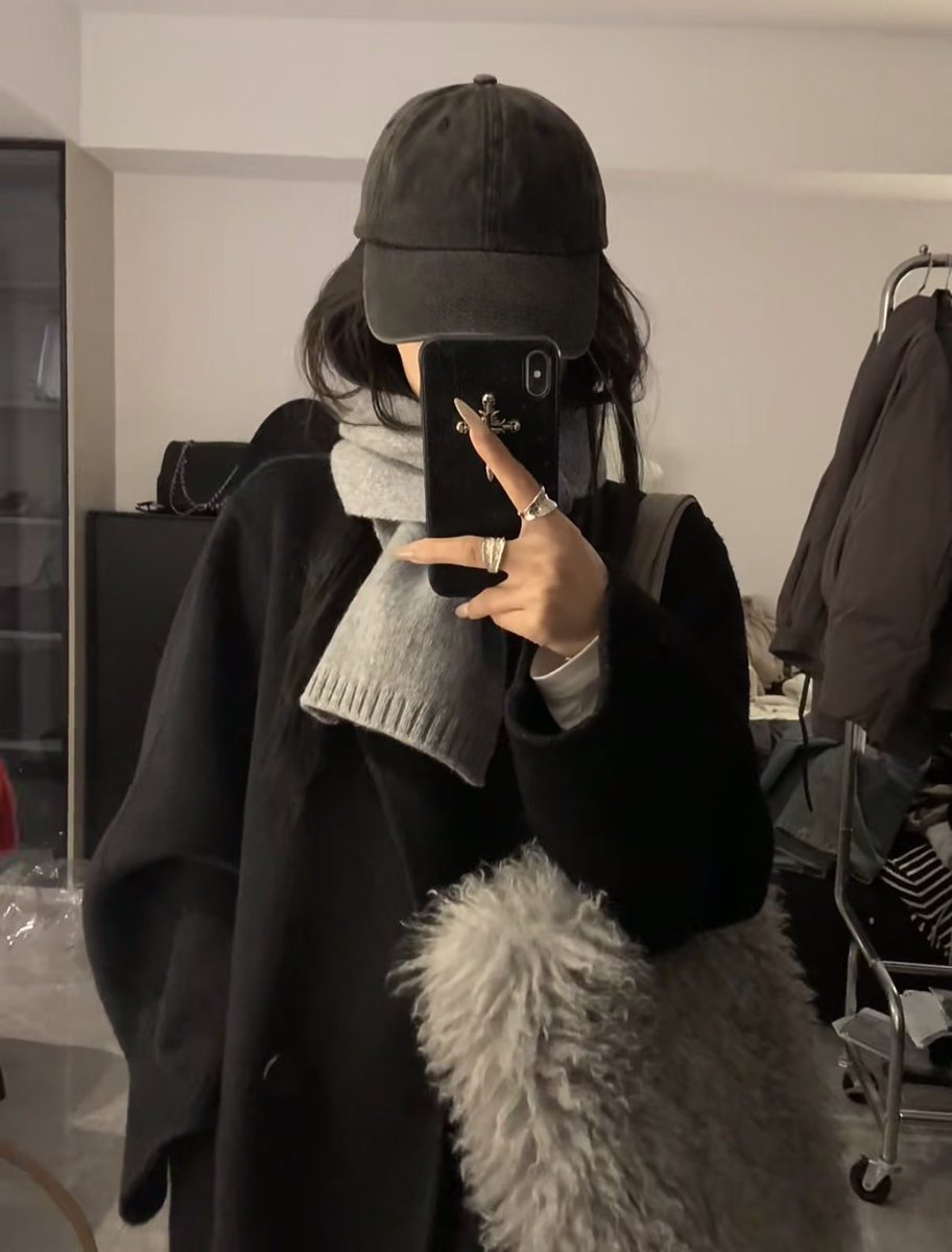 pinkmoxhi's tweet image. 코트 잘 고르는 법은 “비싼 거 사라”가 절대로 X
살 때마다 고르기 어려우신 분들을 위해
타래로 예쁜 코트 찾는 팁 정리해봄 ↓