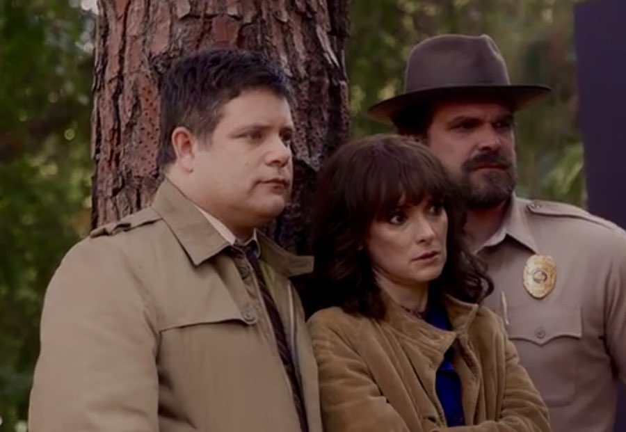 this is crazy the only person from the main cast who wasn’t in a love triangle is robin