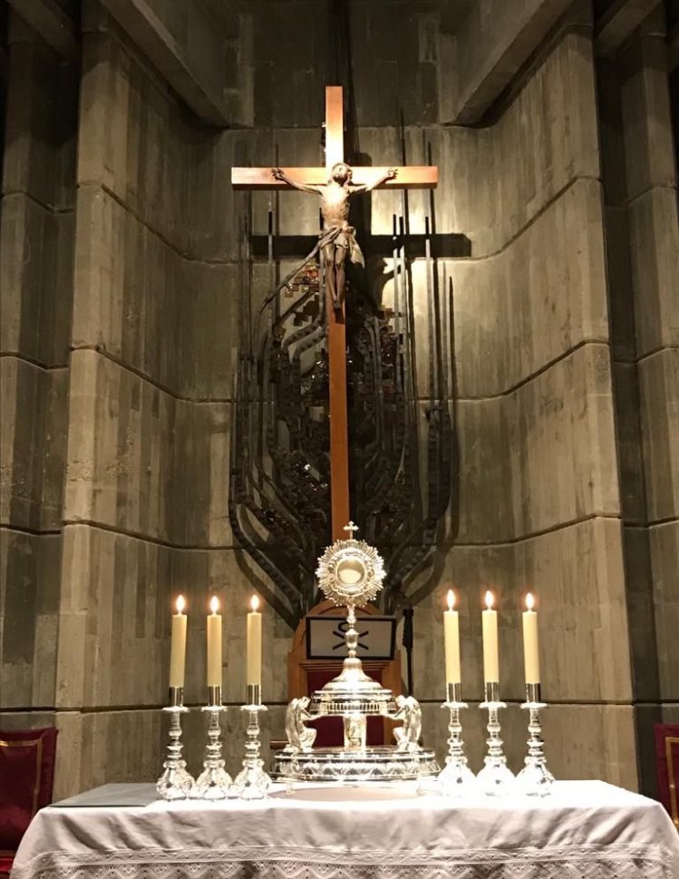Cultos mensuales al Santísimo, viernes 6 de febrero a las 19:30 h.