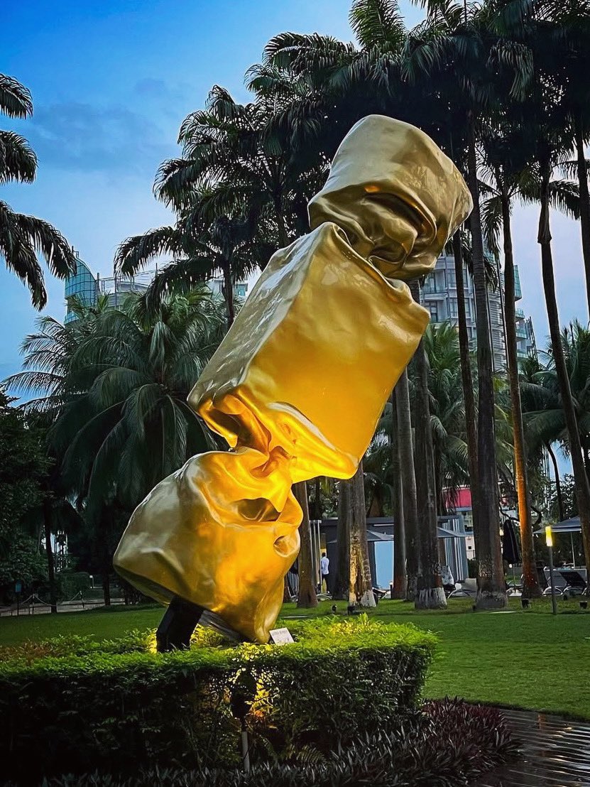 laurence_jenk's tweet photo. VU par vous 👀
Cette semaine, rendez-vous à Singapour au W Hotel Singapore Sentosa. 🇸🇬
📸 | © tonyelna
#CandyART #LaurenceJenkell #Sculpture #Singapore https://t.co/i0pHLZLaXY