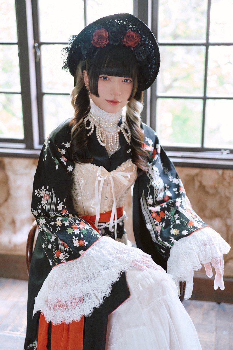 kyurushite_book's tweet image. きゅるりんってしてみて
5th Anniversary Photobook
カワイイ・リアリズム

メンバー自身がプロデュースした
「なりたい姿」の撮り下ろし📸を連日解禁❣️

2人目はやねちゃん💜
「日本人形とフランス人形の融合」
歴史ある洋館で絵画のような美しさに🖼️

▼フォトブック詳細
lit.link/kyurushite_book